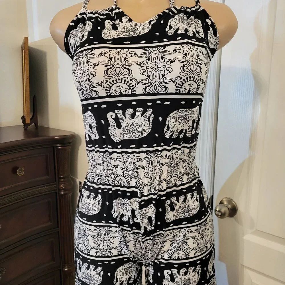 BLACK/WHITE CASUAL ROMPER  - Picture 5 of 13